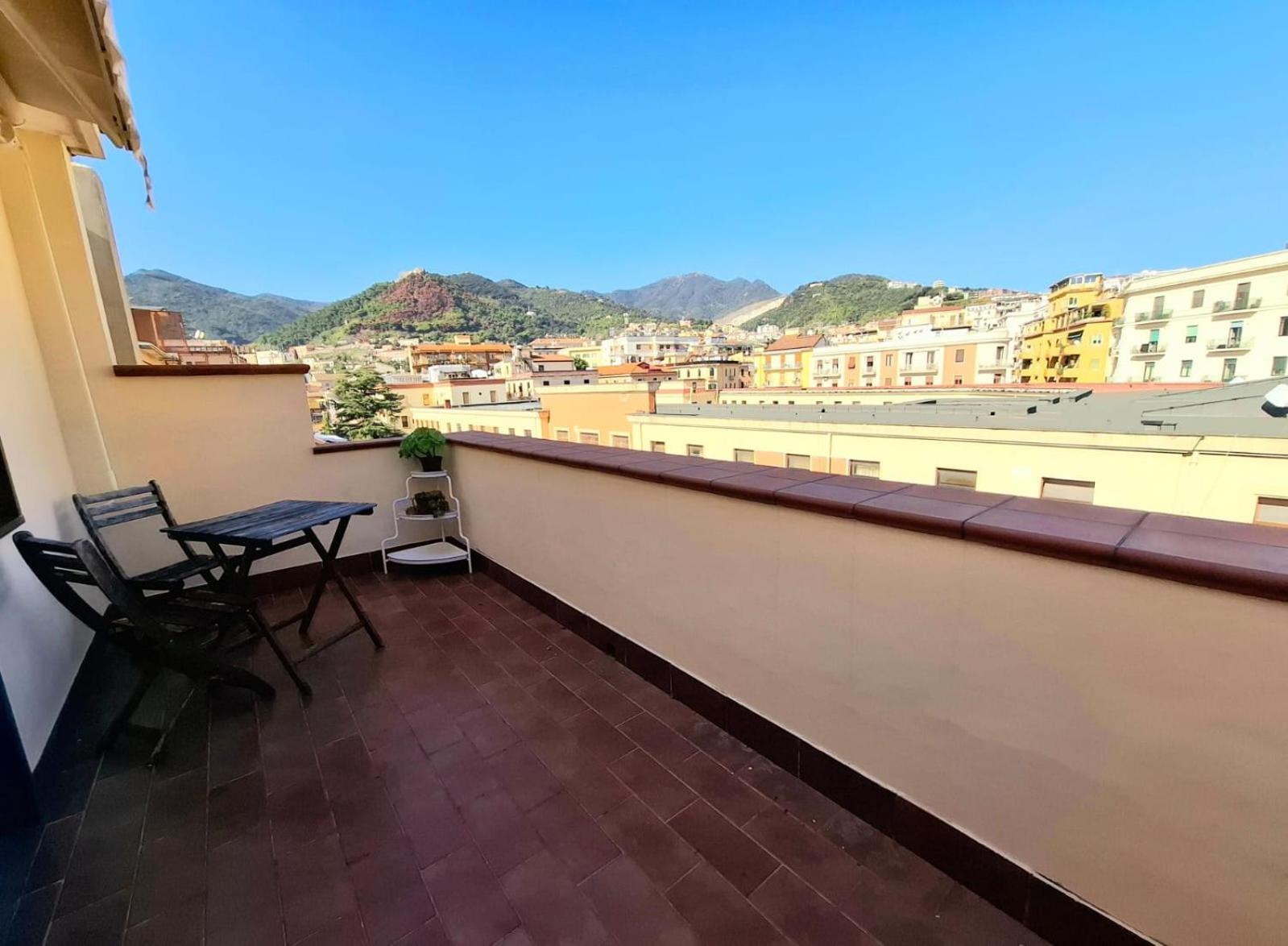 Casa Amelia Lägenhet Salerno Exteriör bild